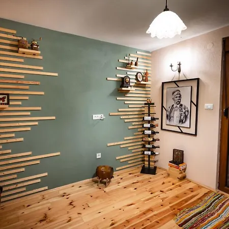 Vujosevic Nest *